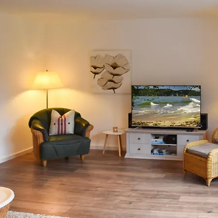 Fiete 2 - Gemuetliches Familienferienhaus Auf Ruegen Sagard